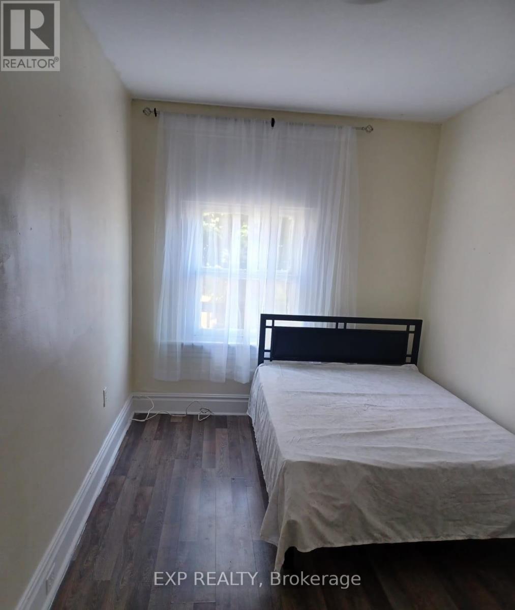 90 SHERMAN AVENUE N - 14