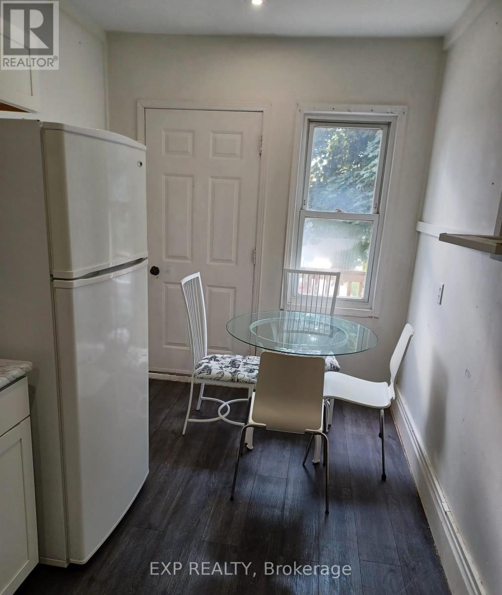 90 SHERMAN AVENUE N - 6