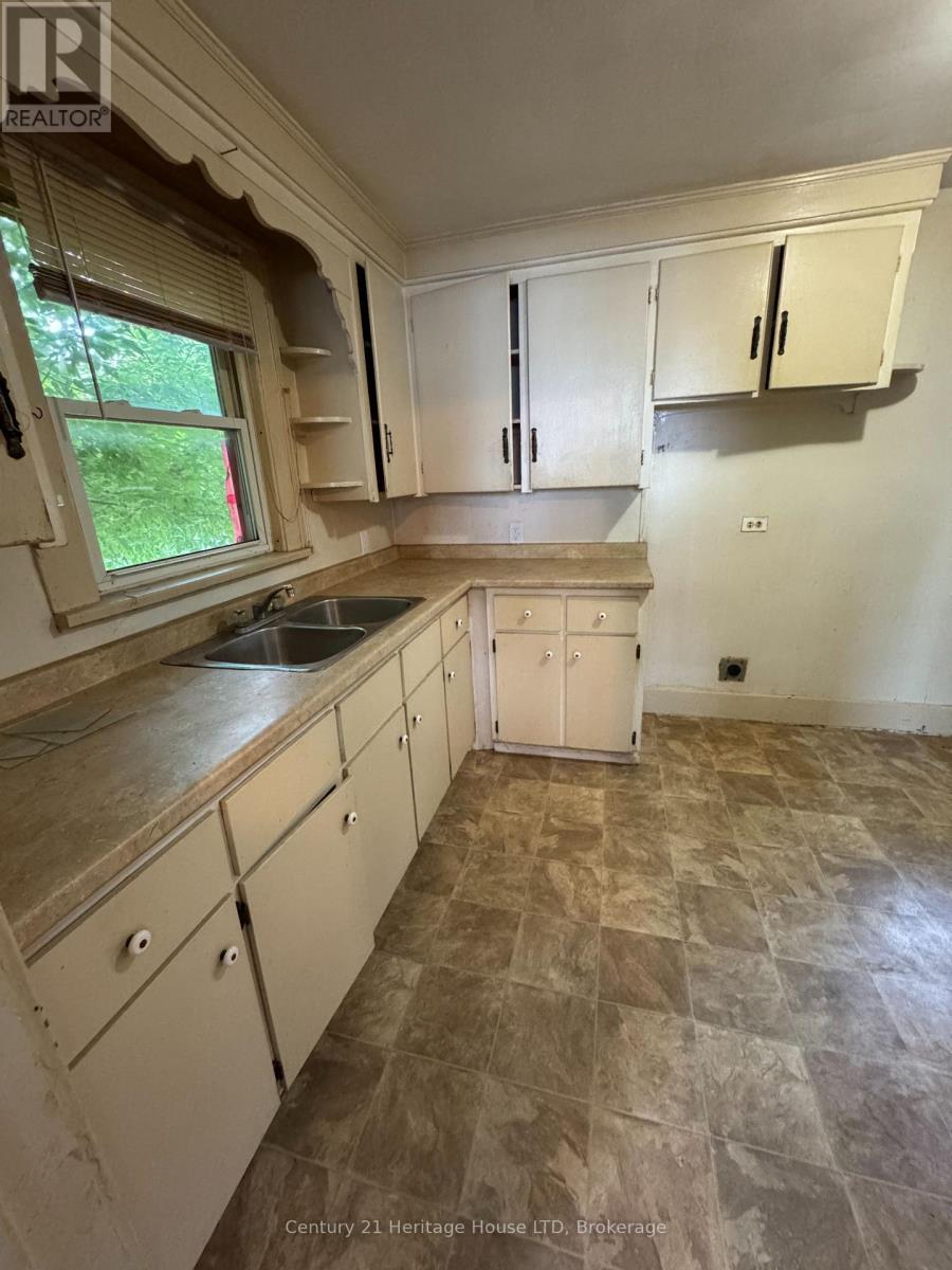 4680 RYERSON CRESCENT - 16