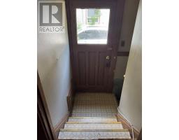 Foyer - 4680 Ryerson Crescent, Niagara Falls, ON L2J0E8 Photo 8