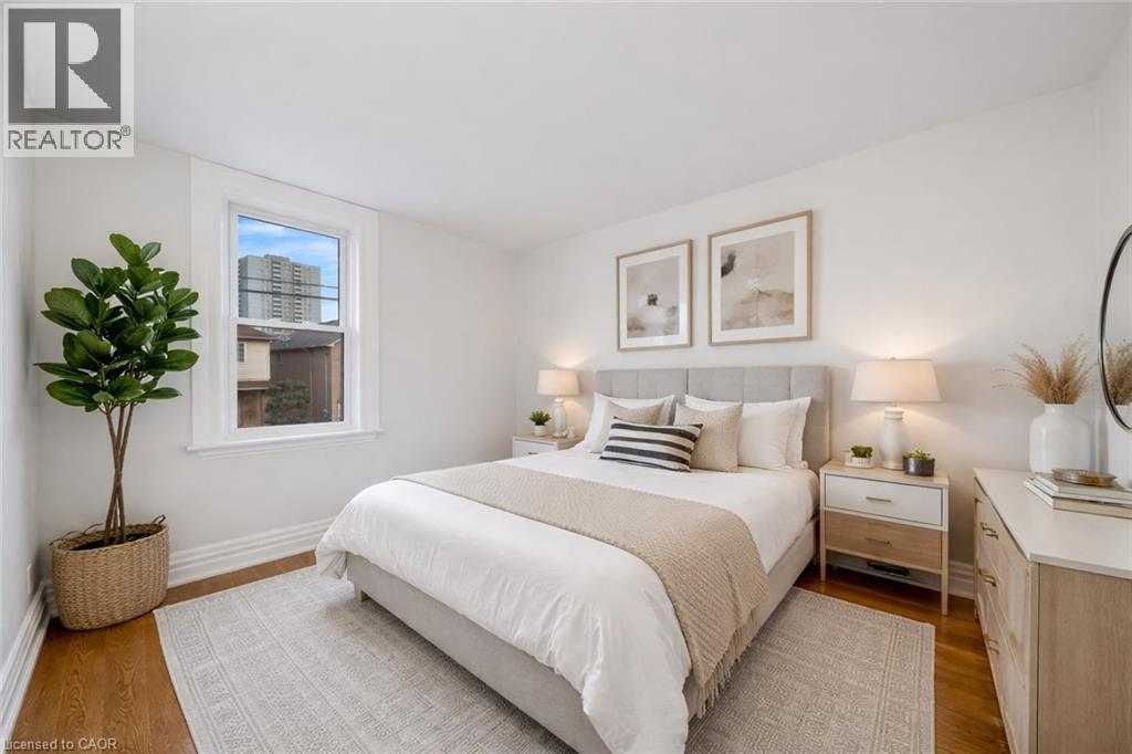 73 PETER Street - 13