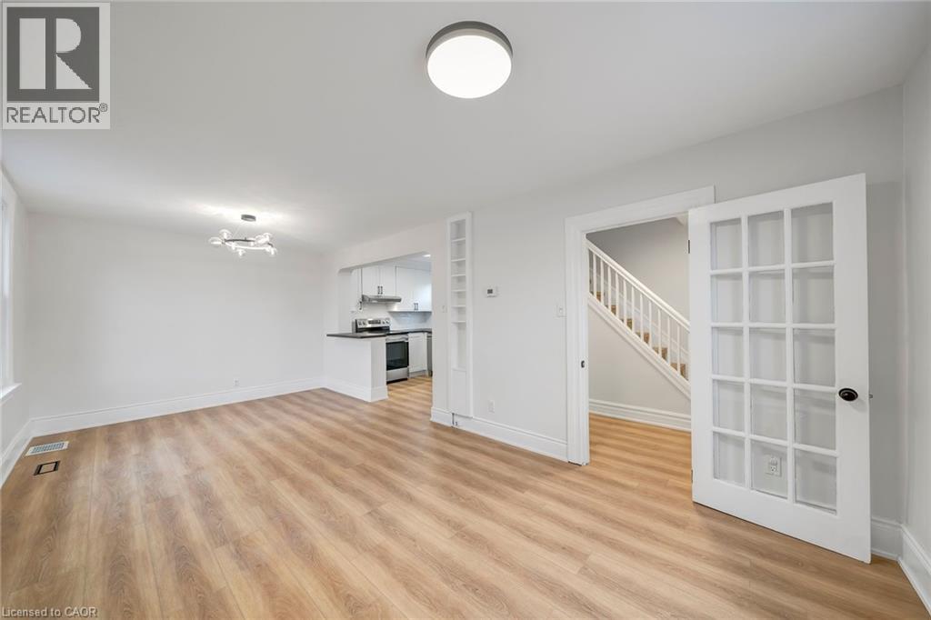 73 PETER Street - 6