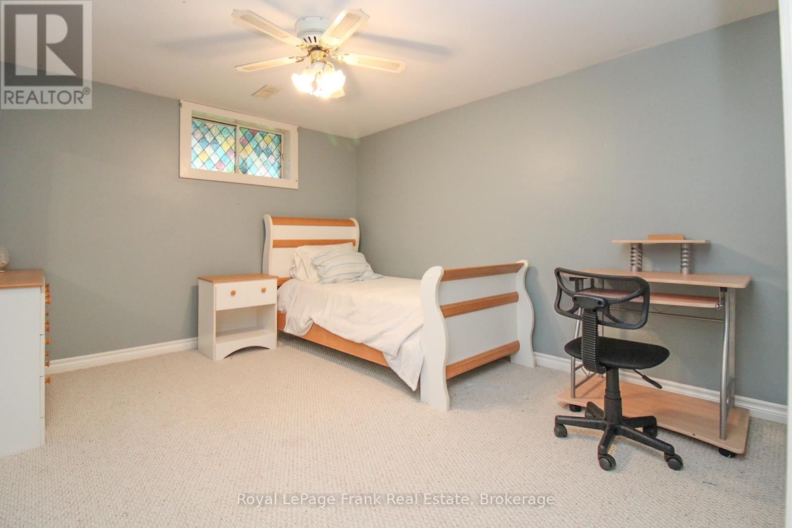 938 PARKHILL ROAD W - 25