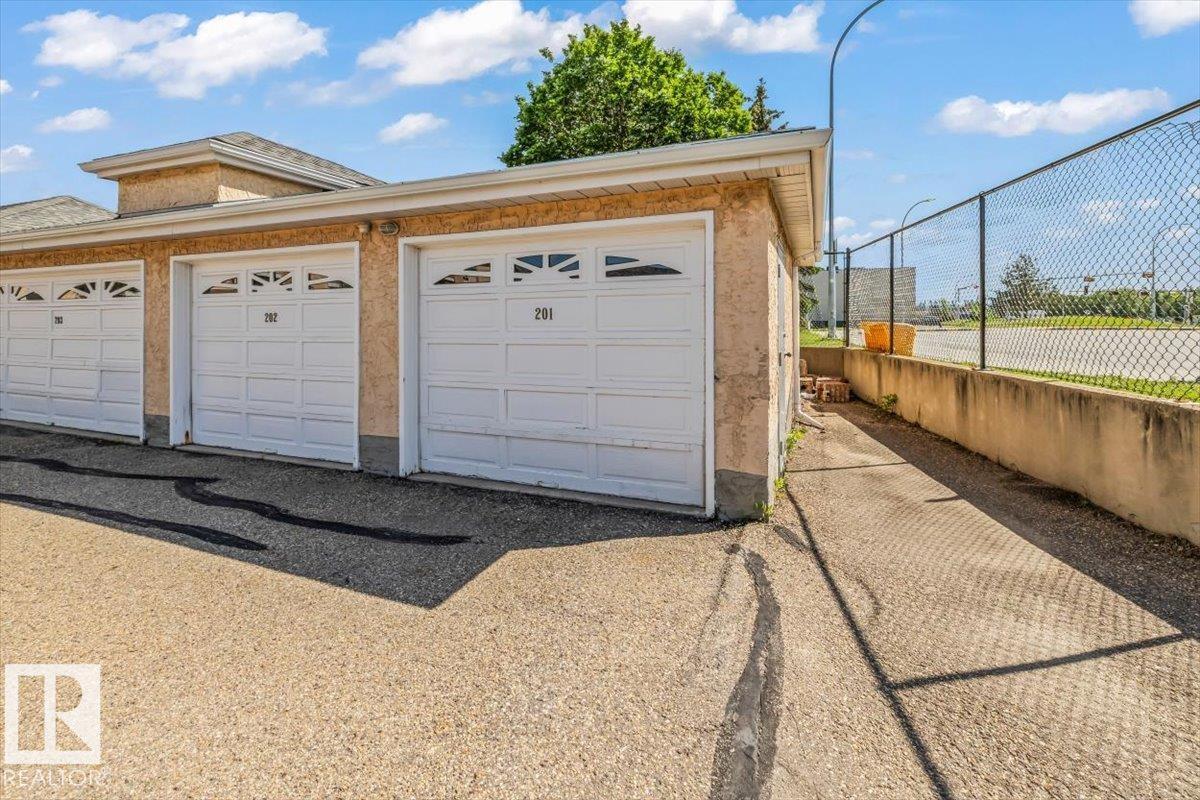 #129 15499 CASTLE DOWNS RD NW — photo 28