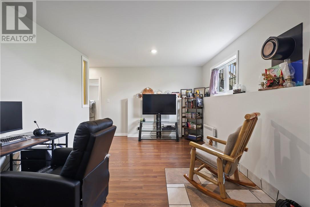 551 Barber Street - 34