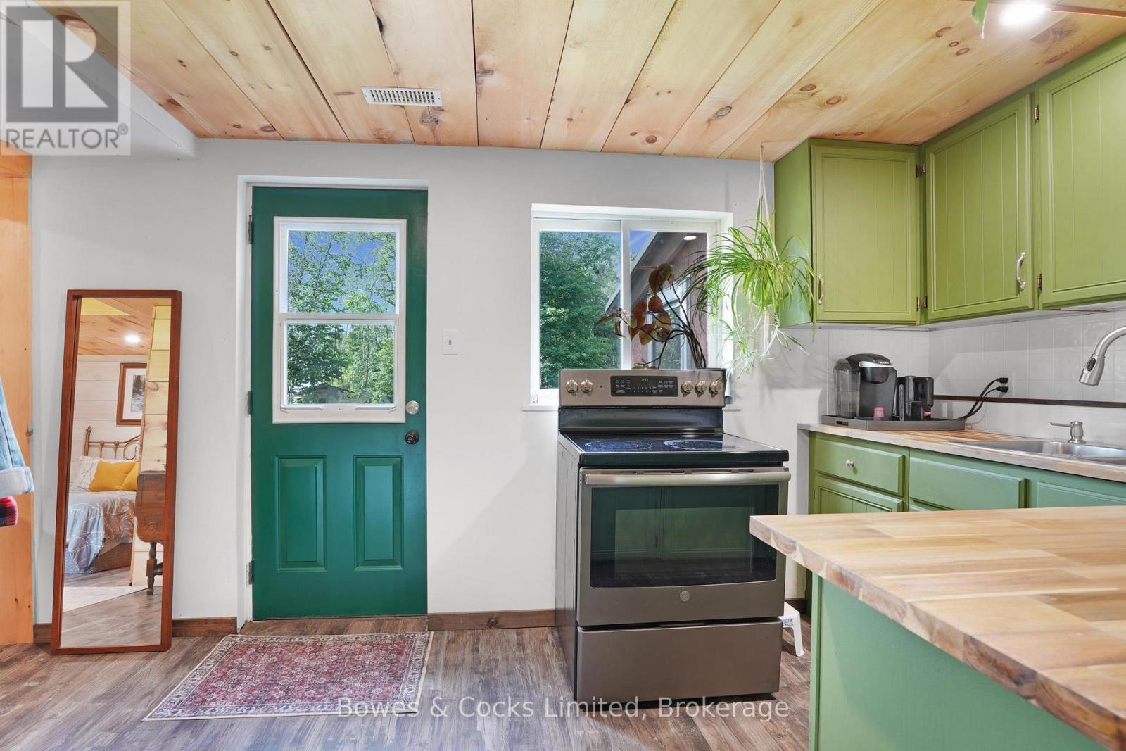 2885 LOWER FARADAY ROAD - 33