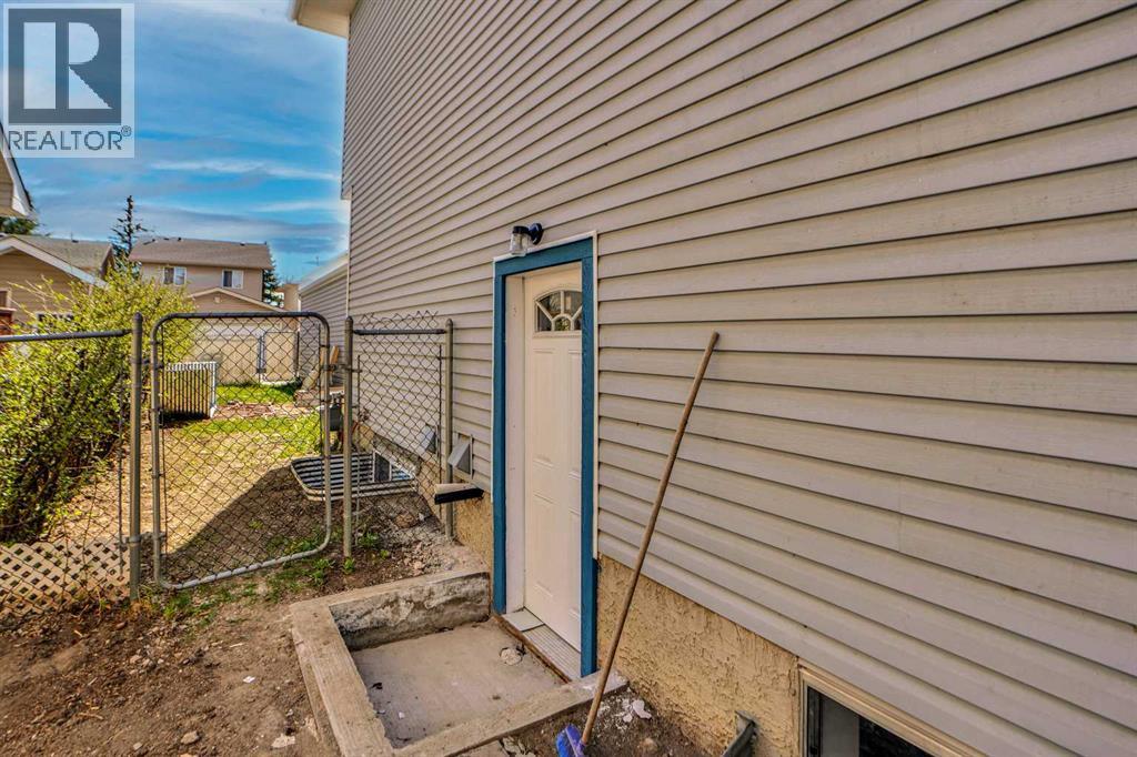 51 Martinridge Grove NE - 50