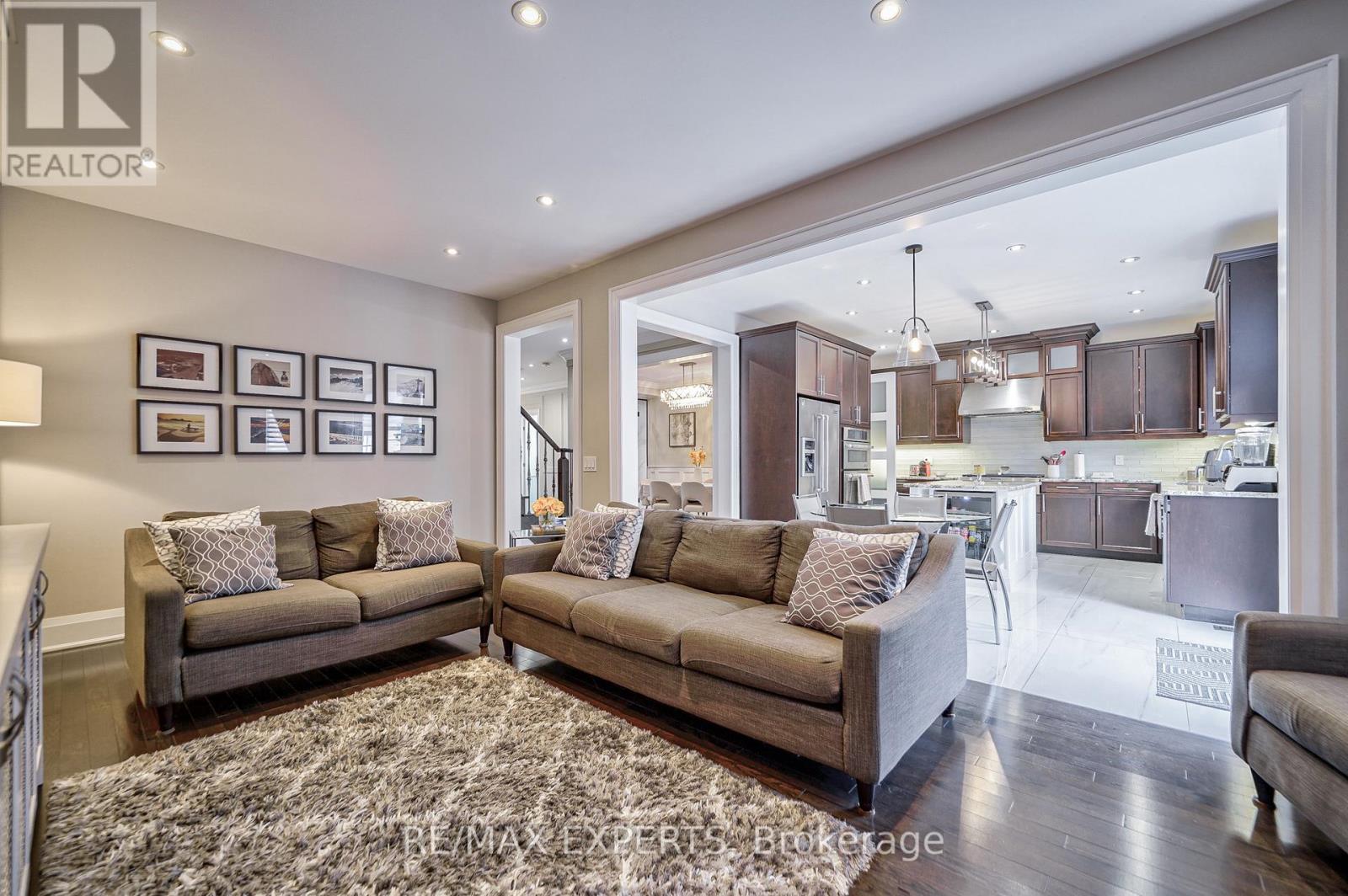 265 CHATFIELD DRIVE N - 16