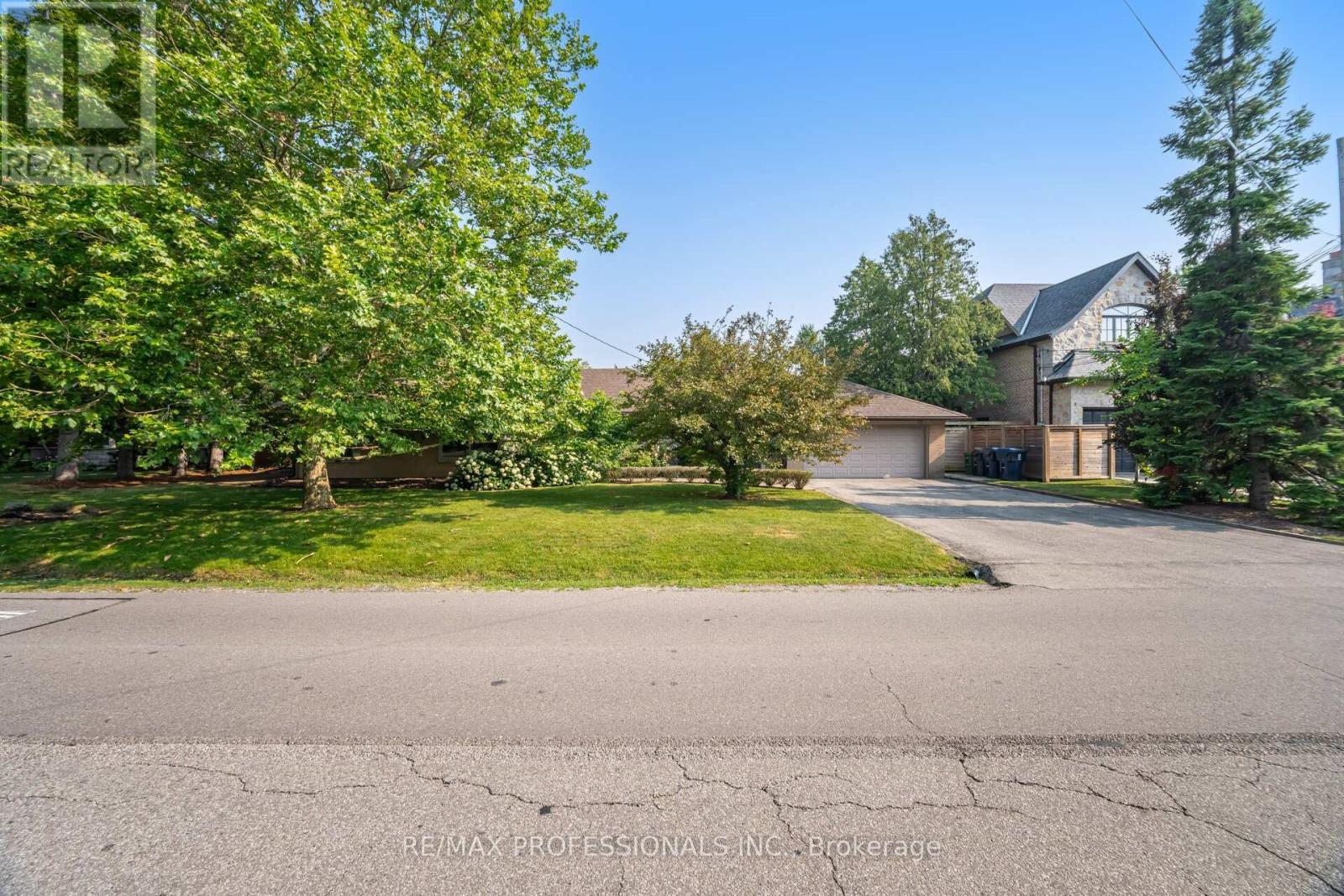 55 BYWOOD DRIVE - 12