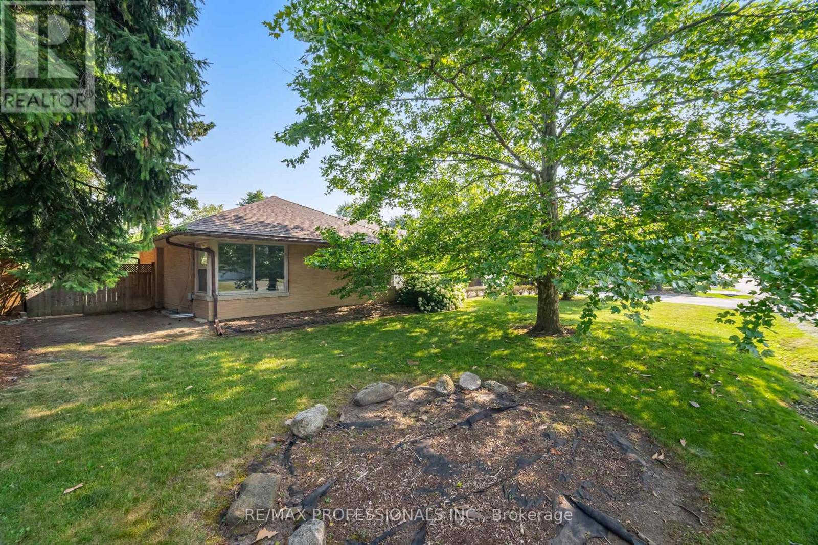 55 BYWOOD DRIVE - 13