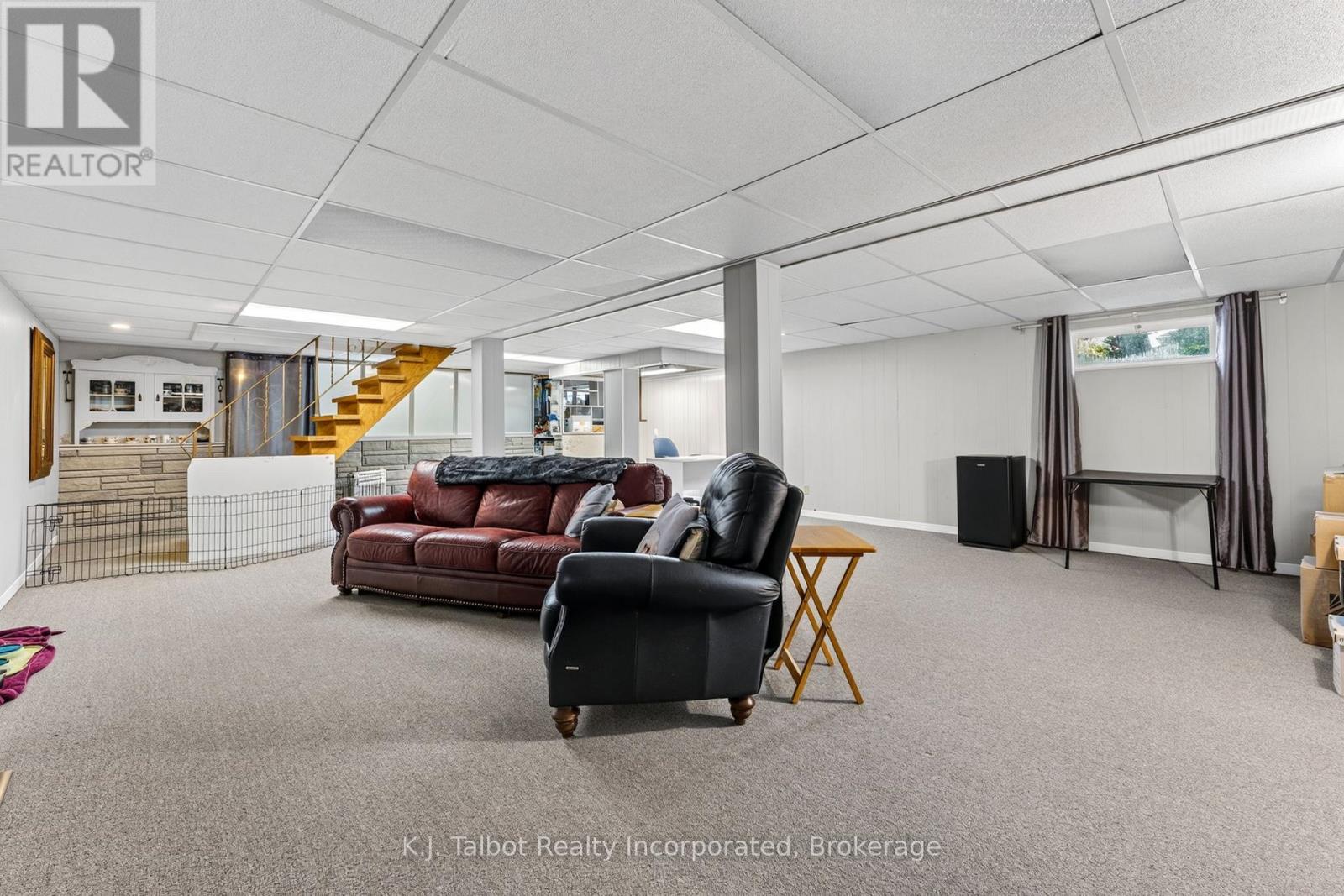 232 PICTON STREET W - 34