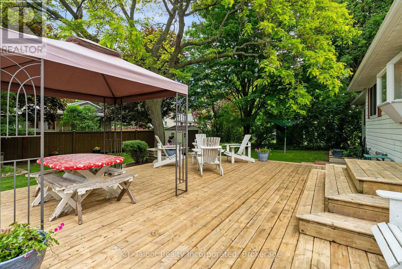 232 PICTON STREET W - 40