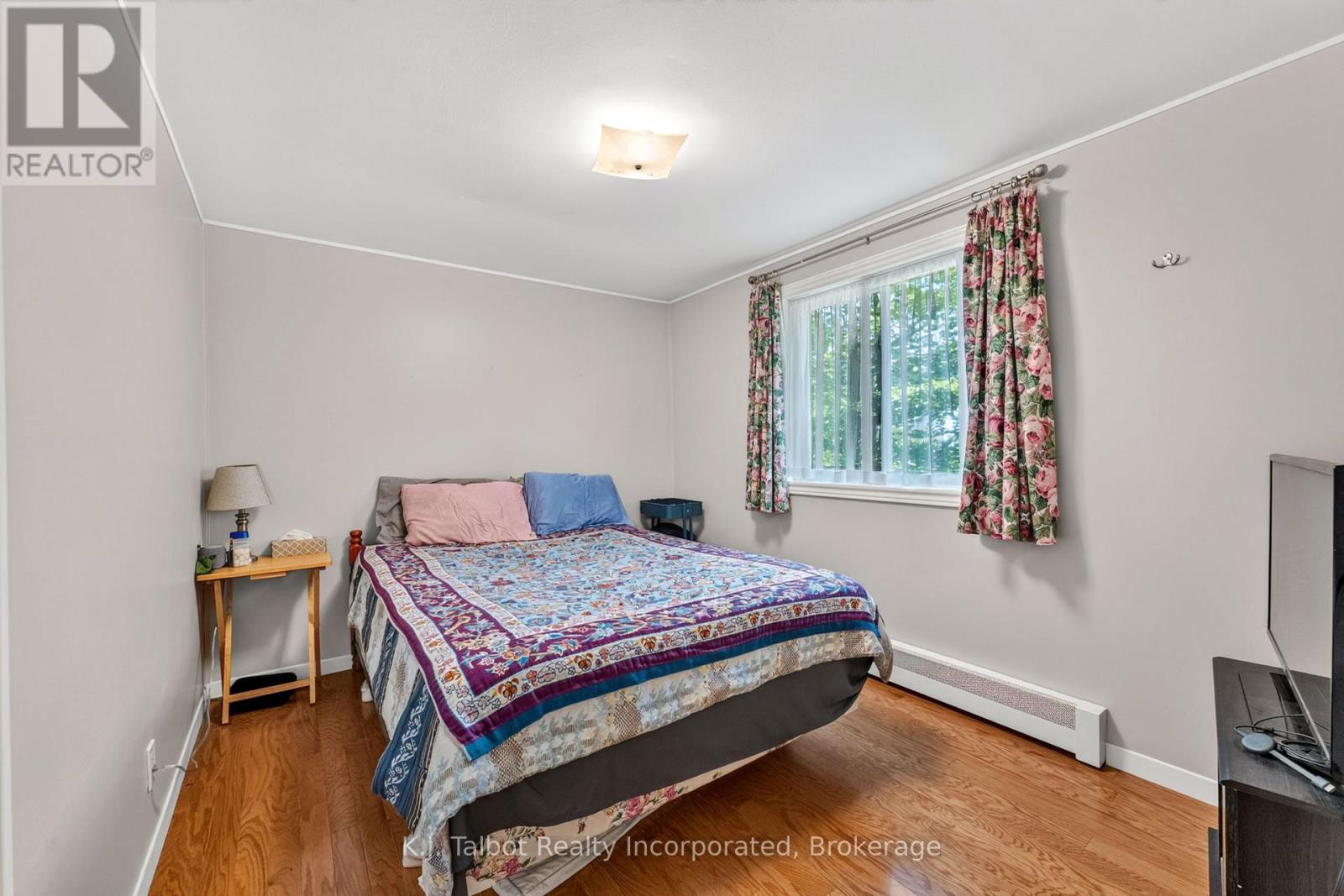 232 PICTON STREET W - 30