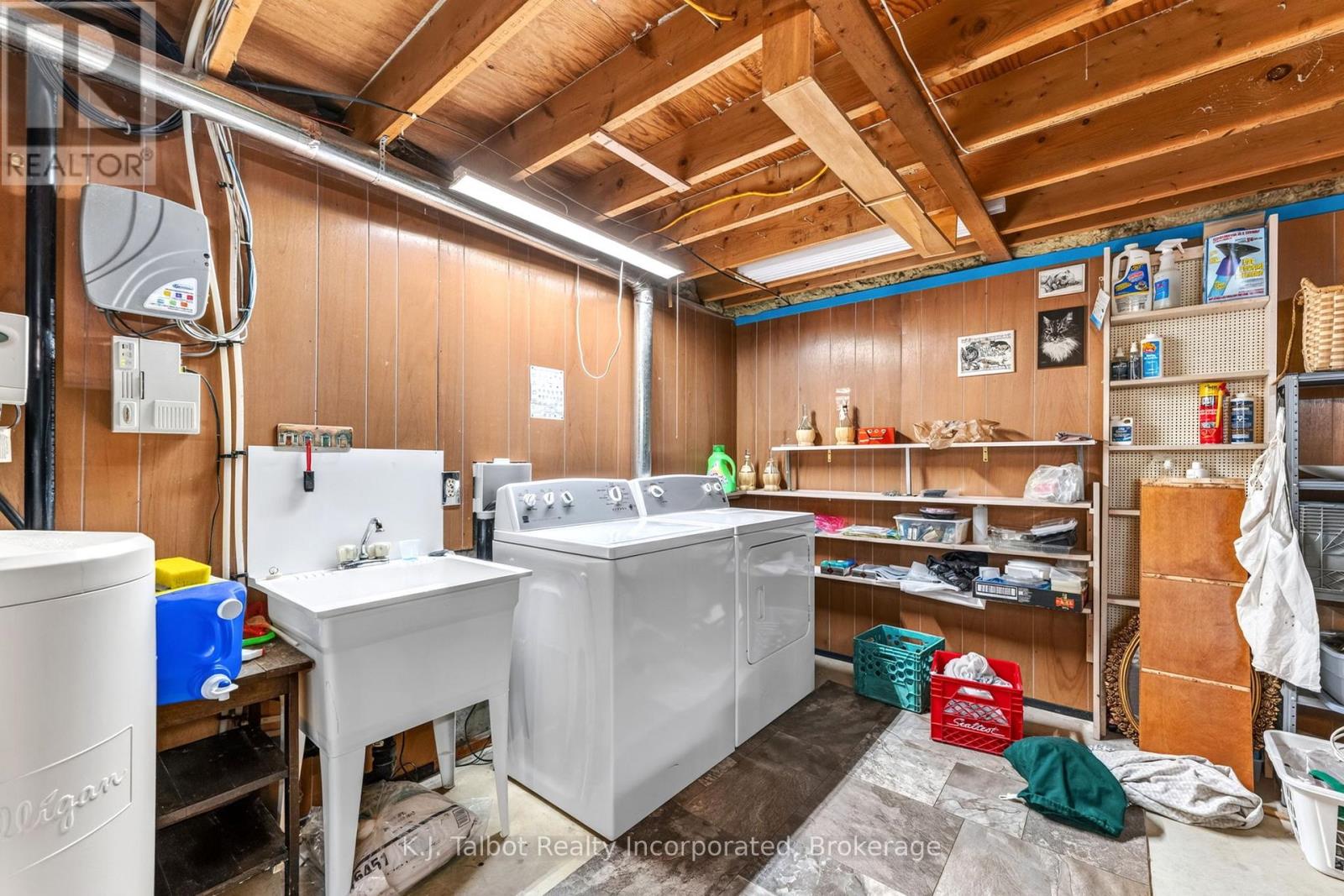 232 PICTON STREET W - 37