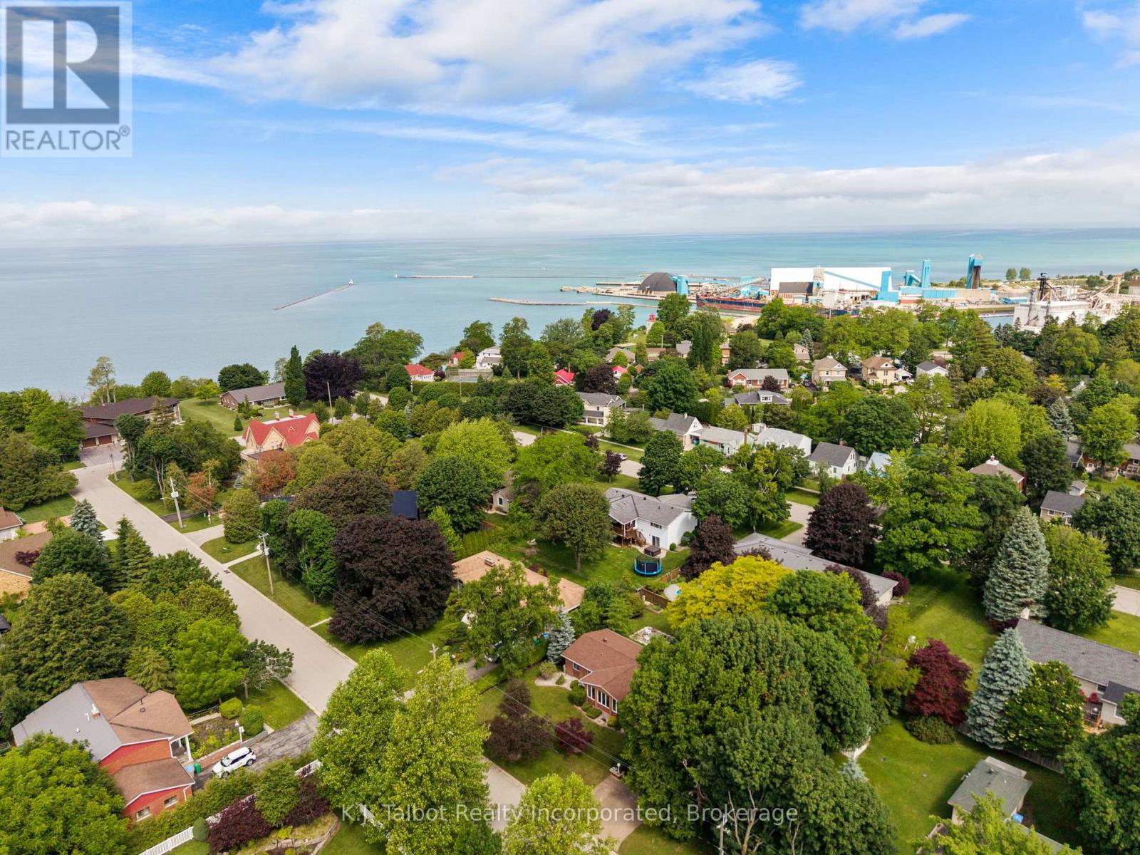 232 PICTON STREET W - 43