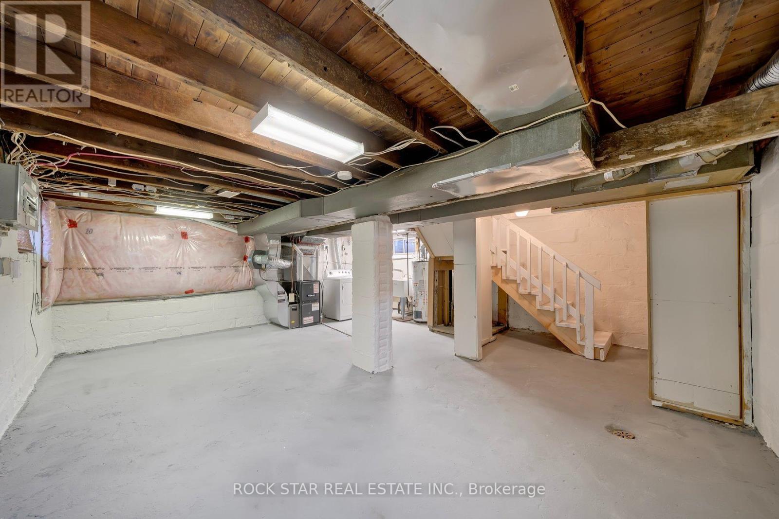 73 PETER STREET - 22