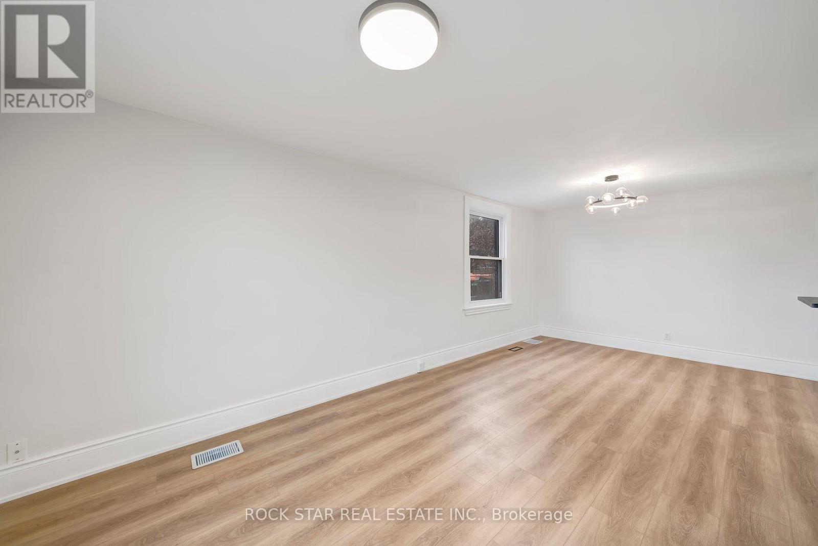 73 PETER STREET - 7
