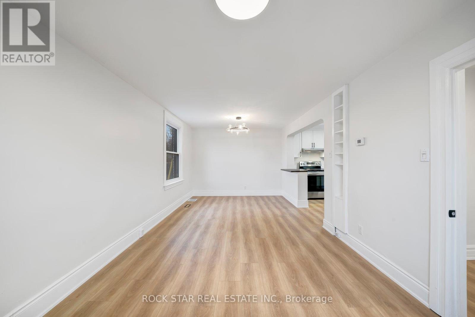 73 PETER STREET - 8