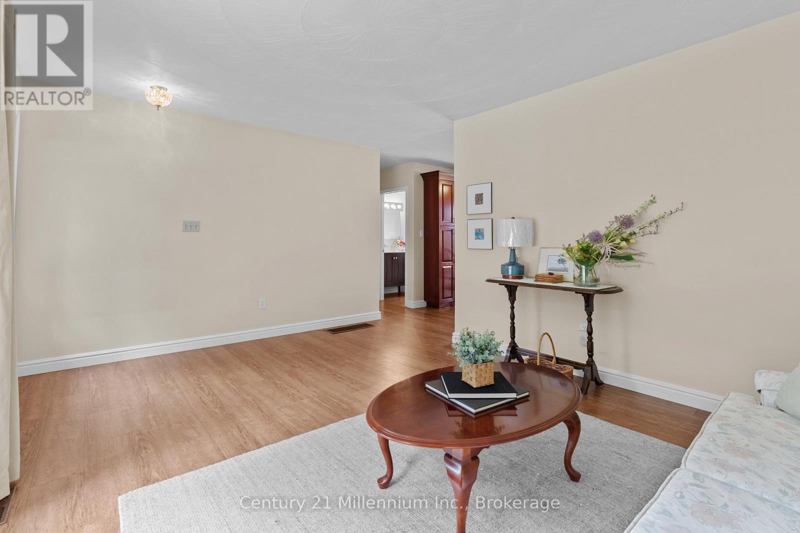 128 7TH AVENUE E - 16