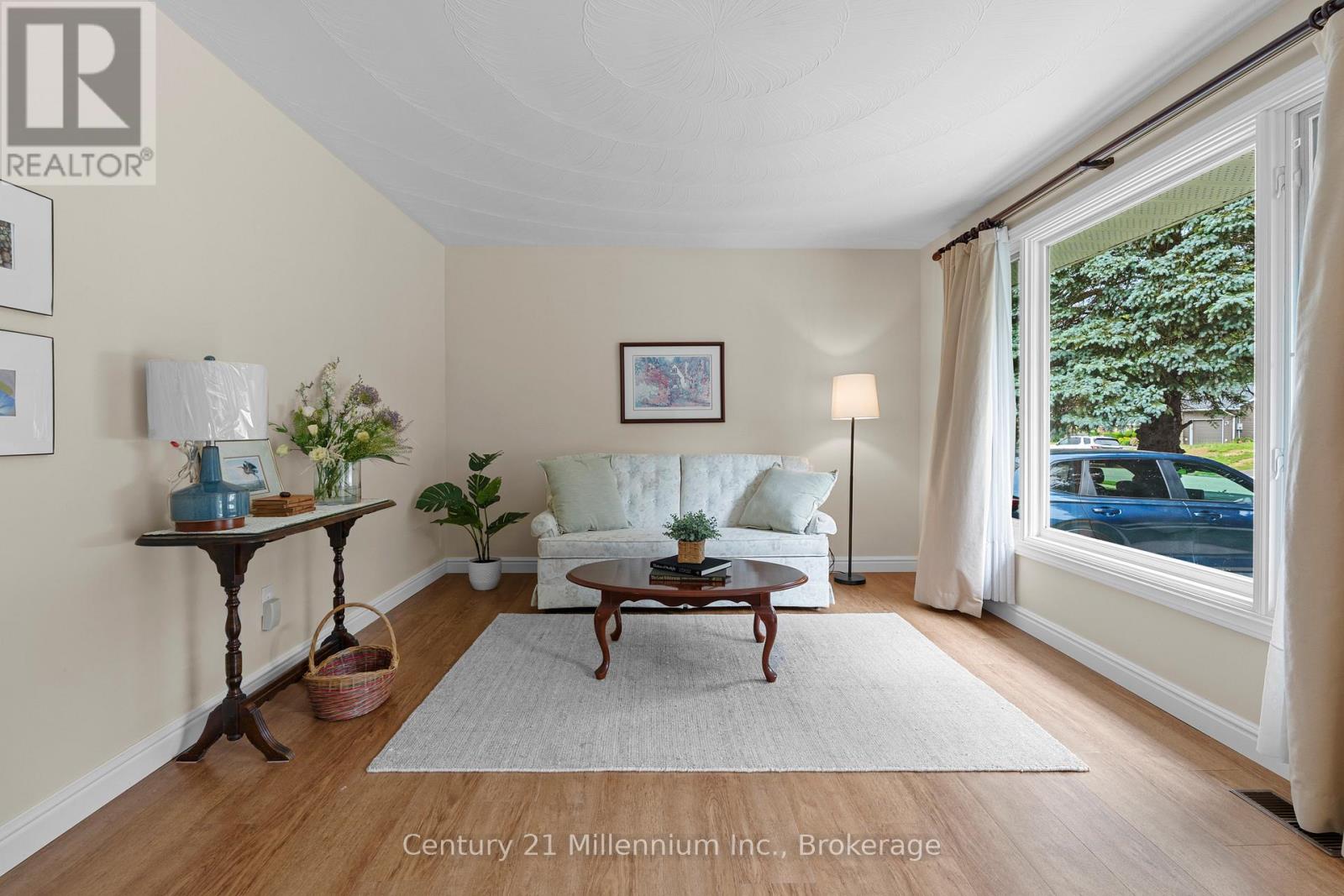 128 7TH AVENUE E - 15