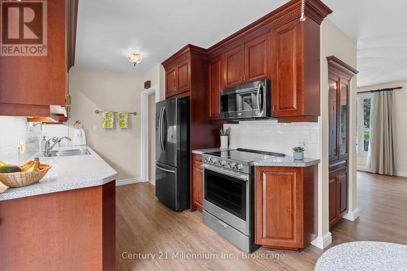 128 7TH AVENUE E - 20