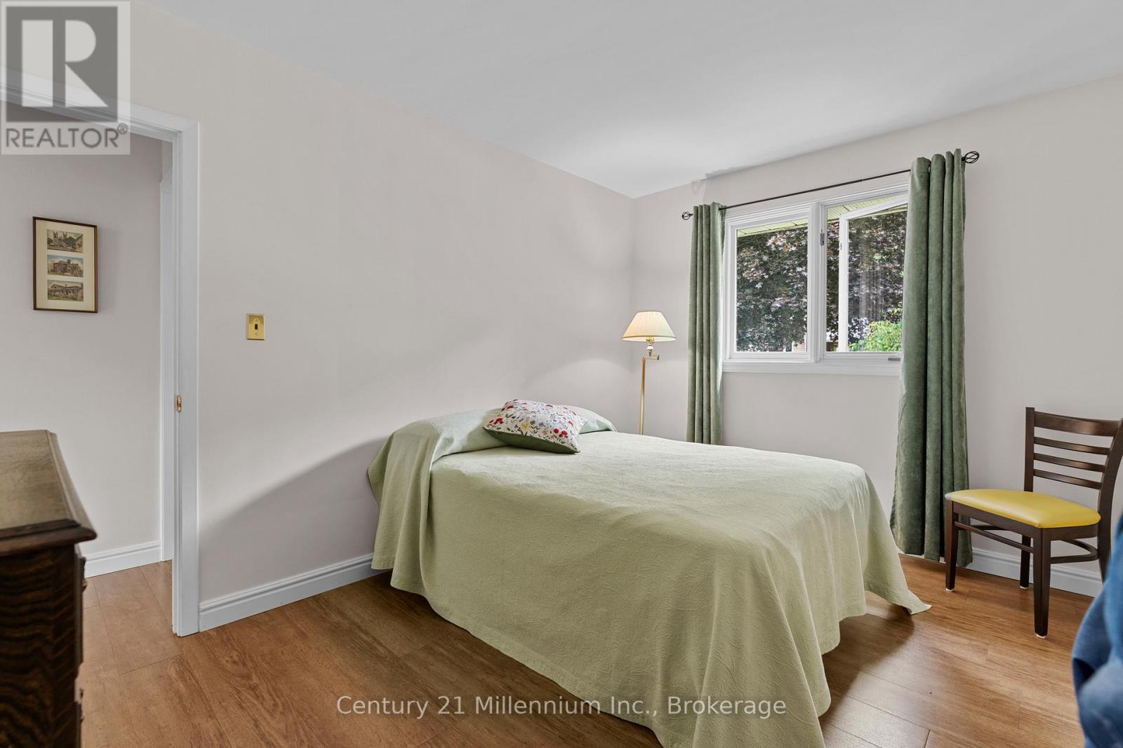 128 7TH AVENUE E - 27