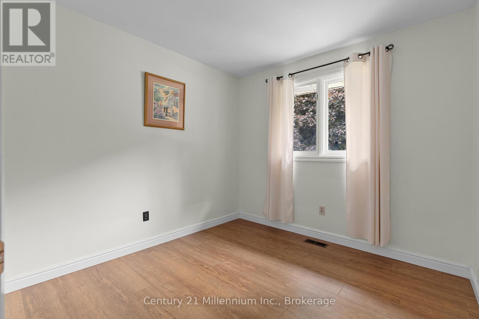 128 7TH AVENUE E - 28
