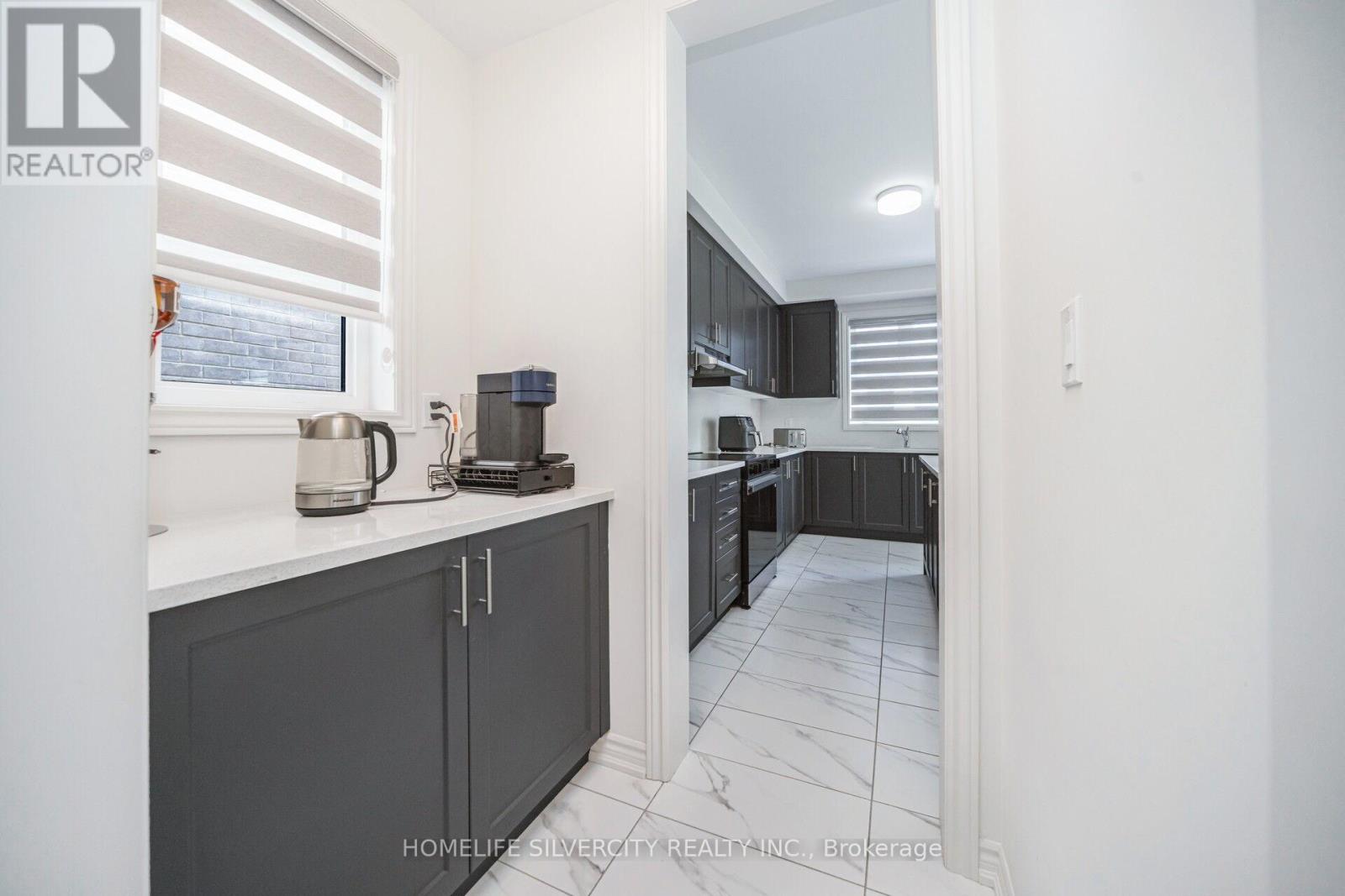 4 SANDHILL CRESCENT - 15