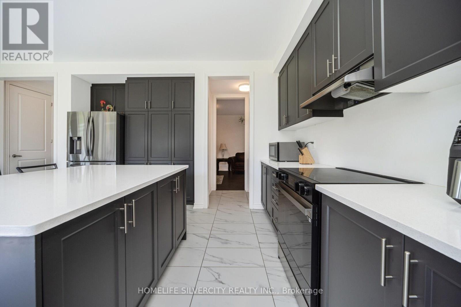 4 SANDHILL CRESCENT - 19