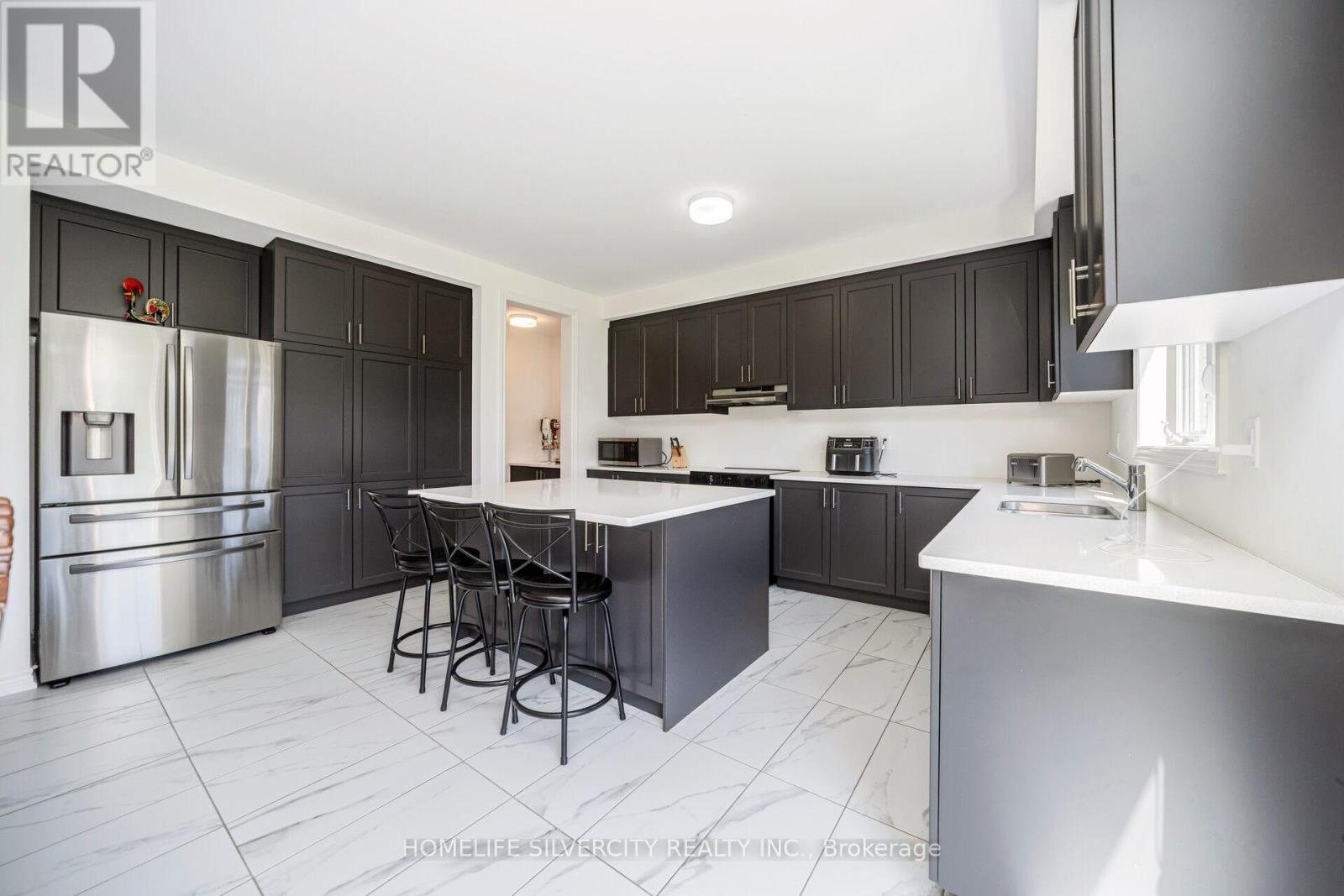 4 SANDHILL CRESCENT - 20