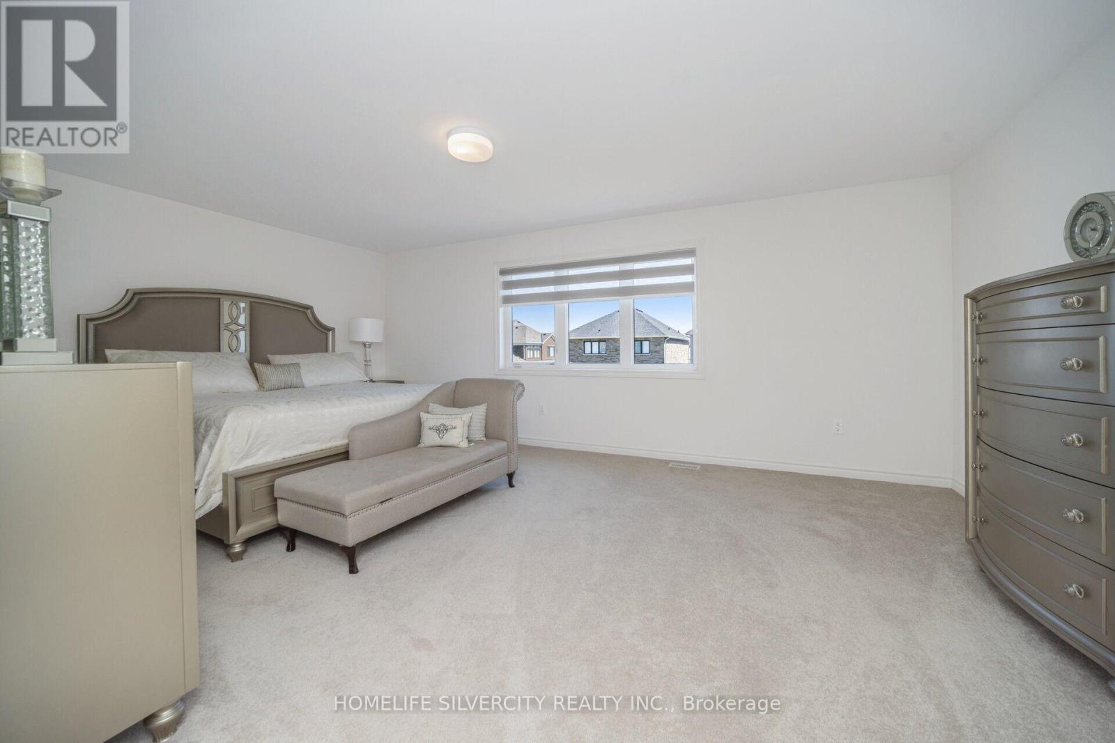 4 SANDHILL CRESCENT - 30