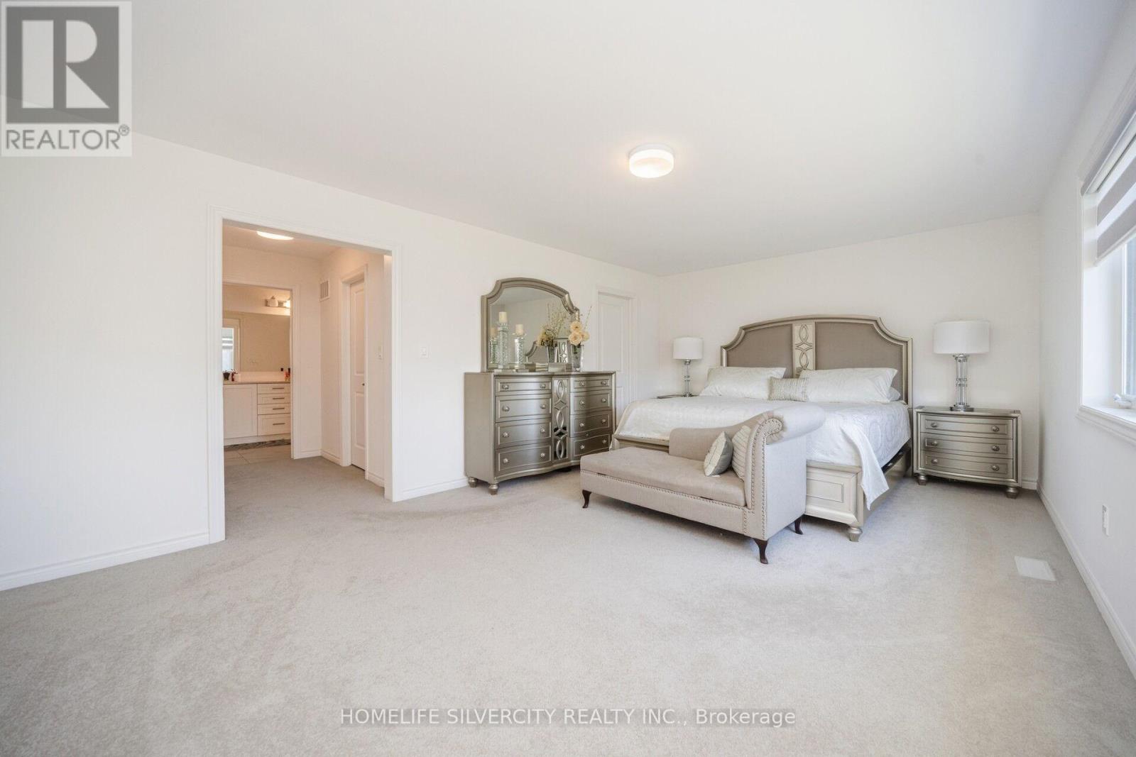4 SANDHILL CRESCENT - 33