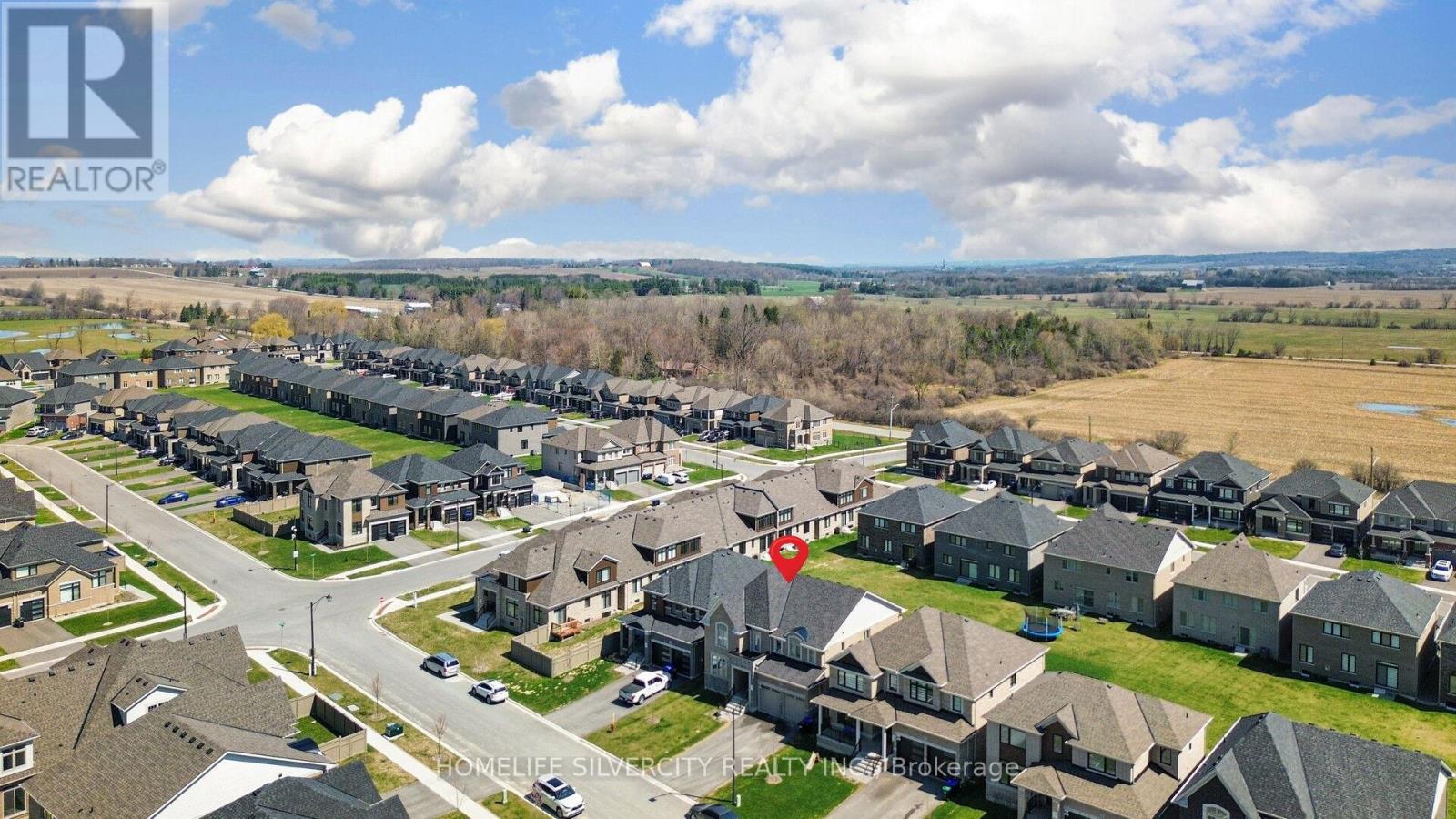 4 SANDHILL CRESCENT - 4