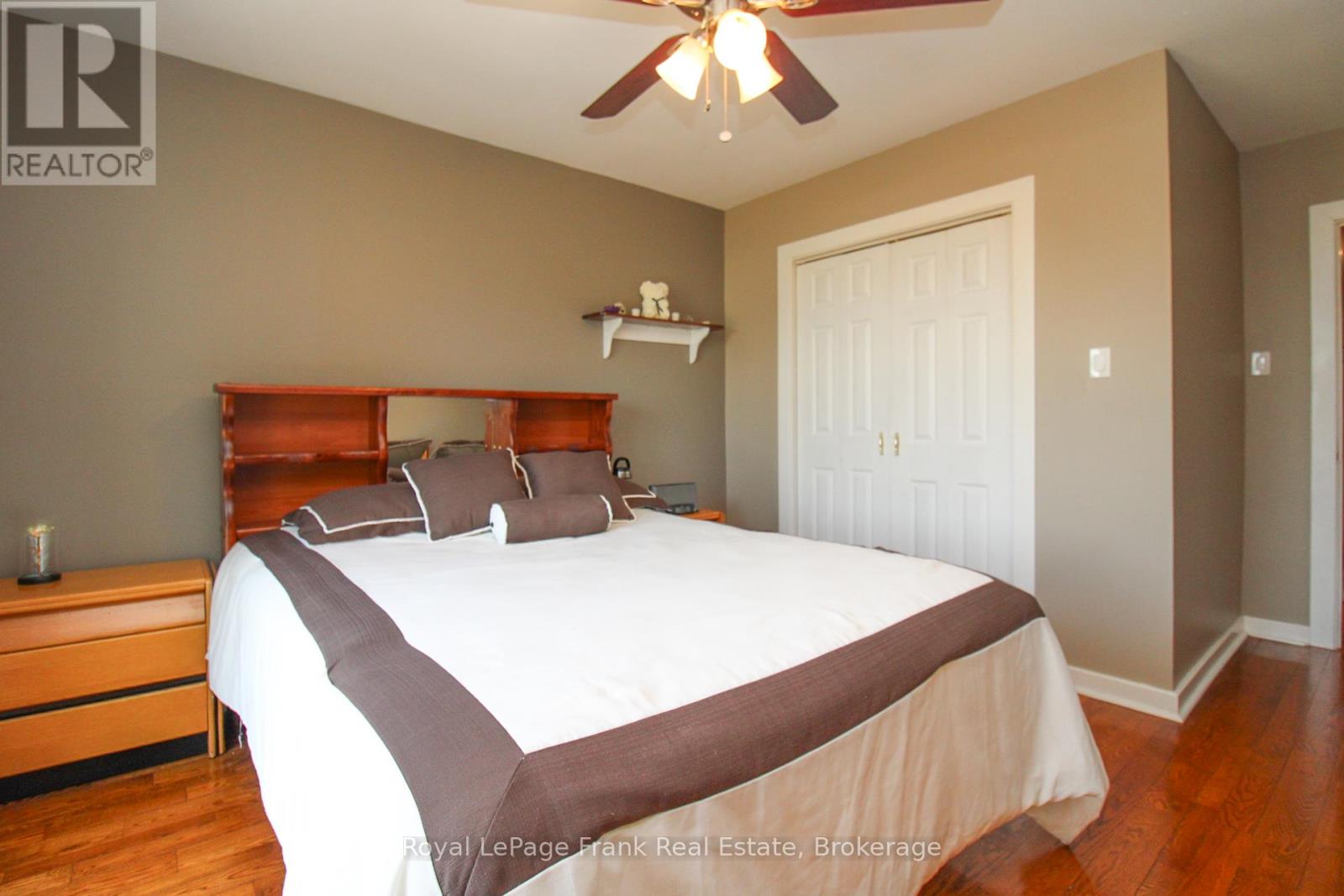 938 PARKHILL ROAD W - 12