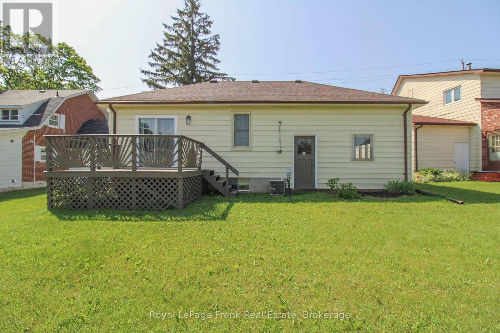 938 PARKHILL ROAD W - 16