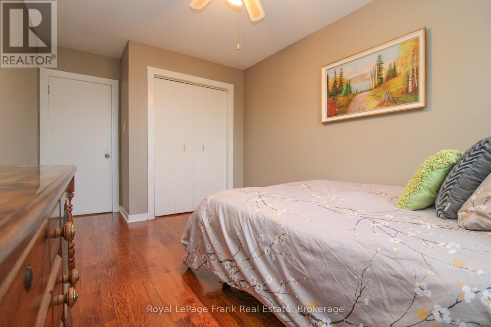 938 PARKHILL ROAD W - 18