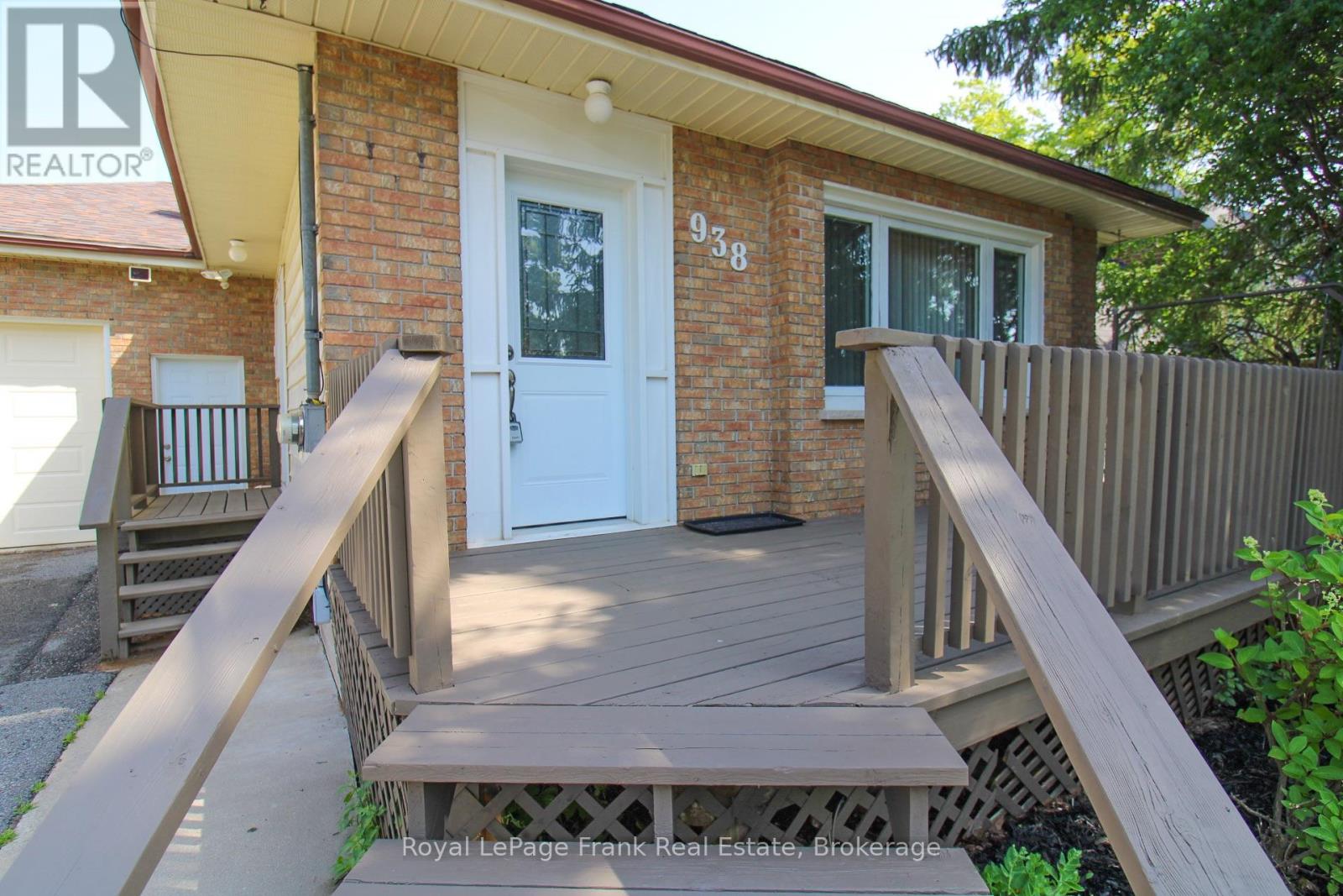 938 PARKHILL ROAD W - 2