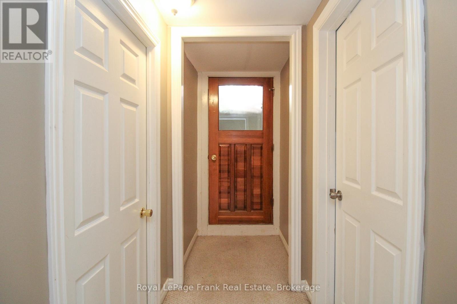 938 PARKHILL ROAD W - 27