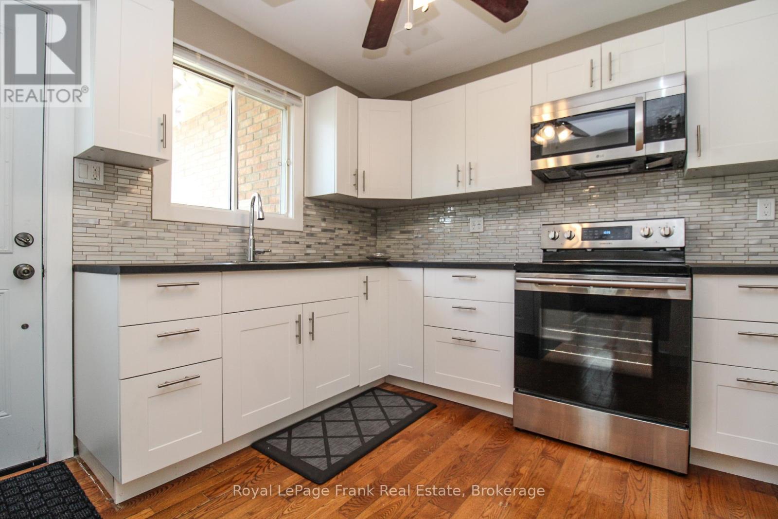 938 PARKHILL ROAD W - 5