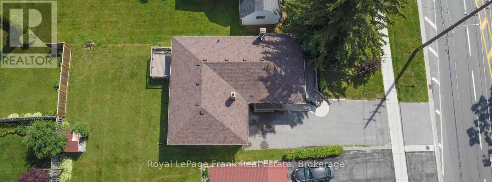 938 PARKHILL ROAD W - 3
