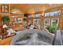 Living room - 26 Paddy Dunn's Circle, Springwater, ON L9X0T1 Photo 11