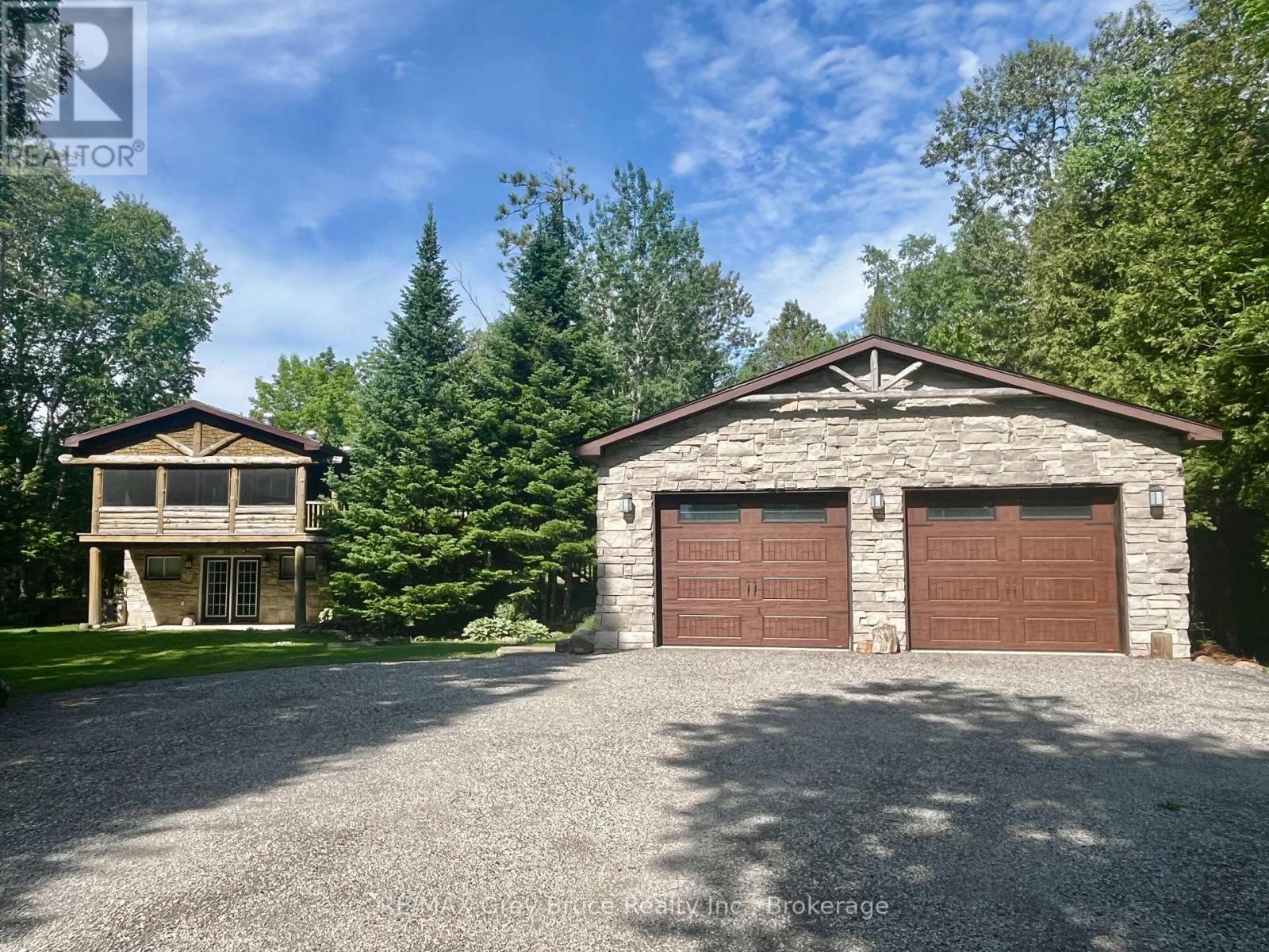 1535 15 SIDE ROAD - 1