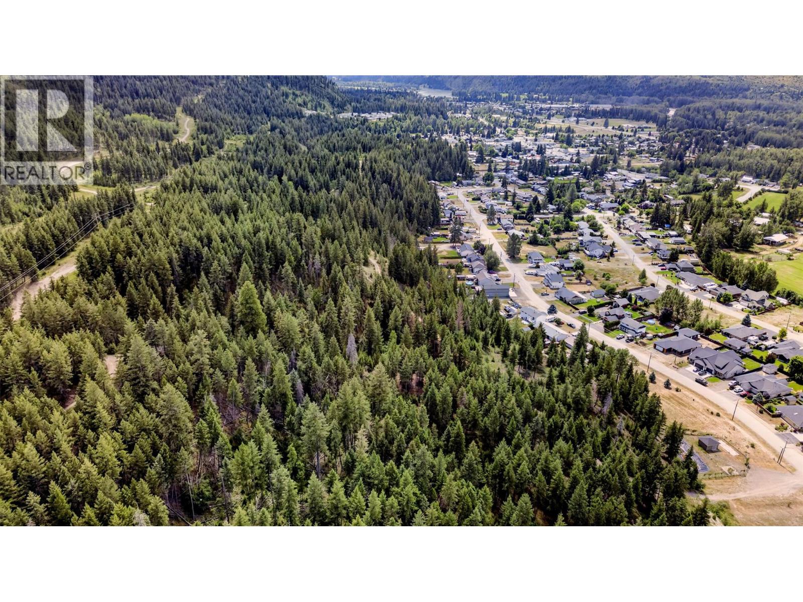 4797 Birch Lane, Barriere
