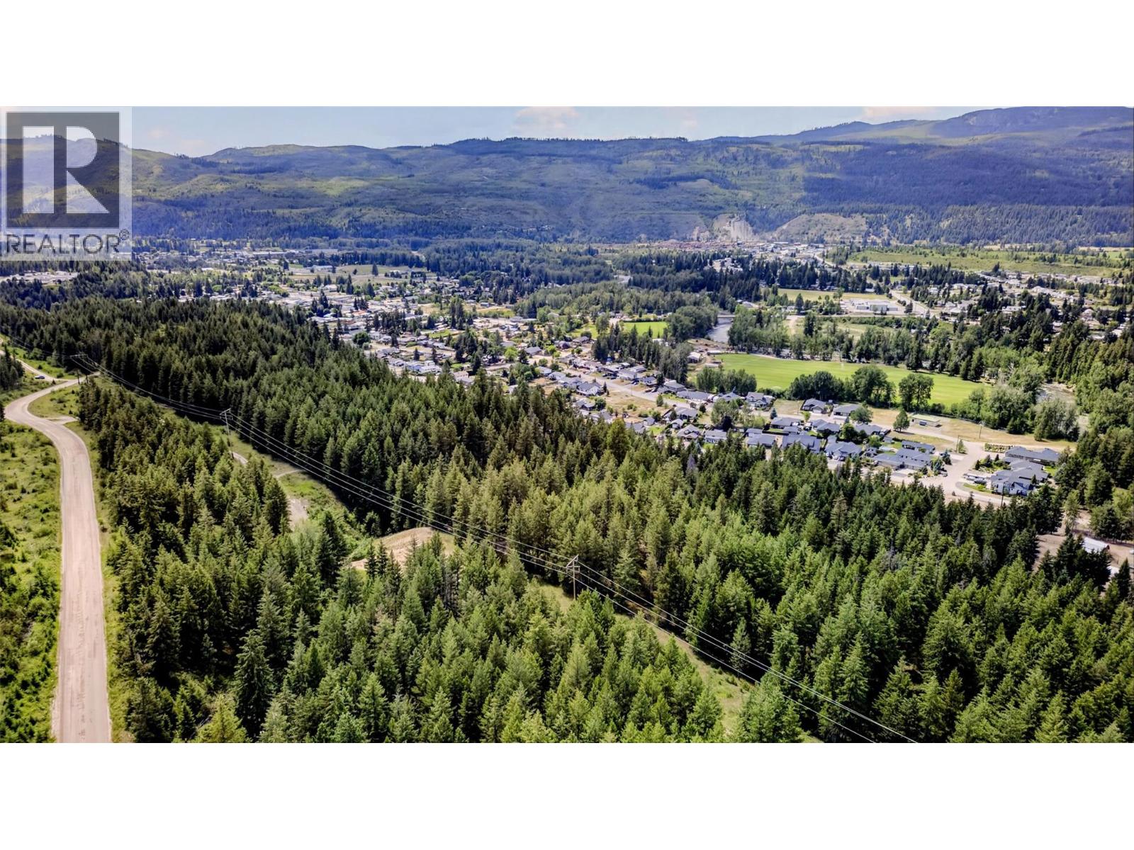 4797 Birch Lane, Barriere