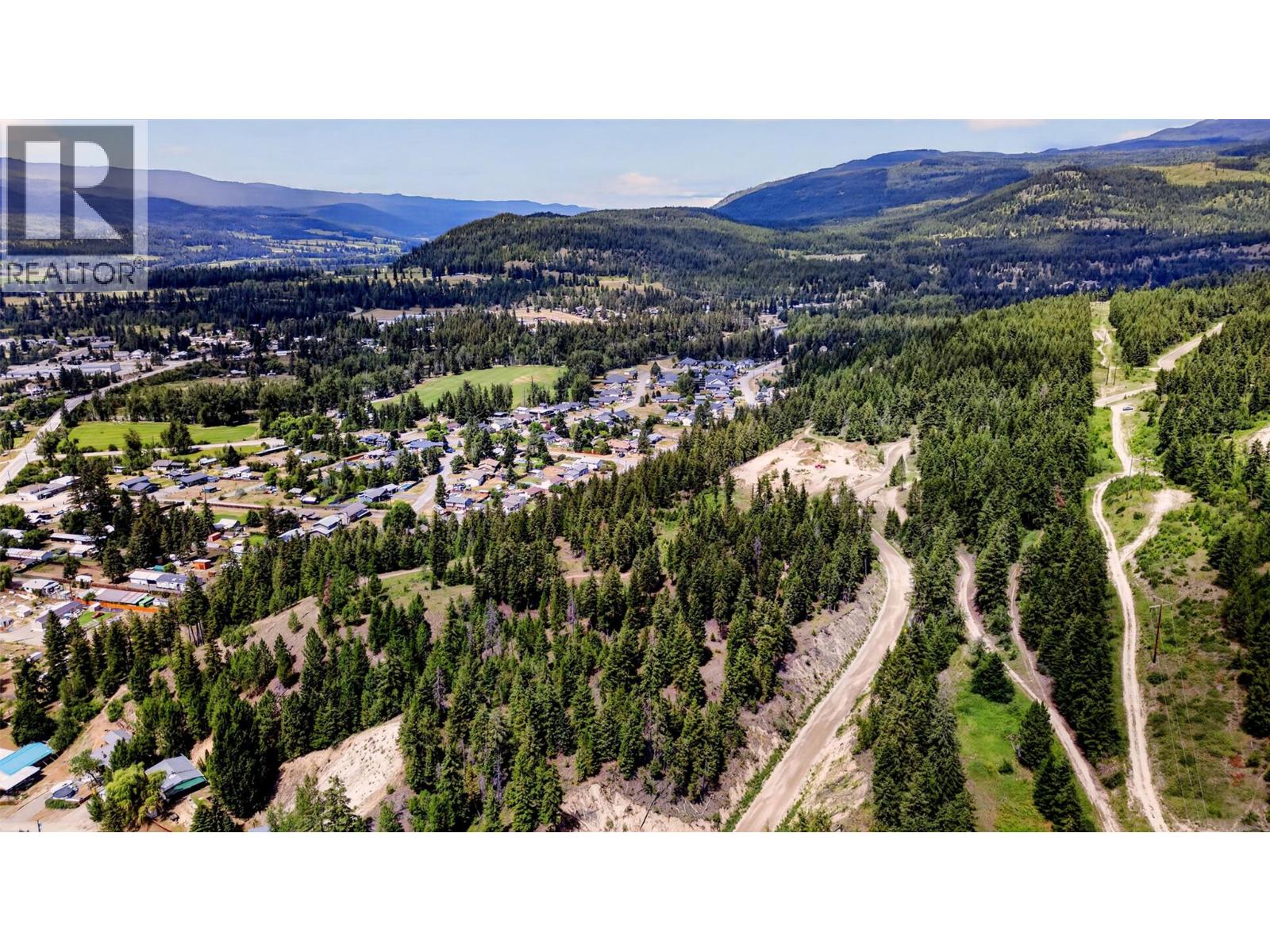 4797 Birch Lane, Barriere