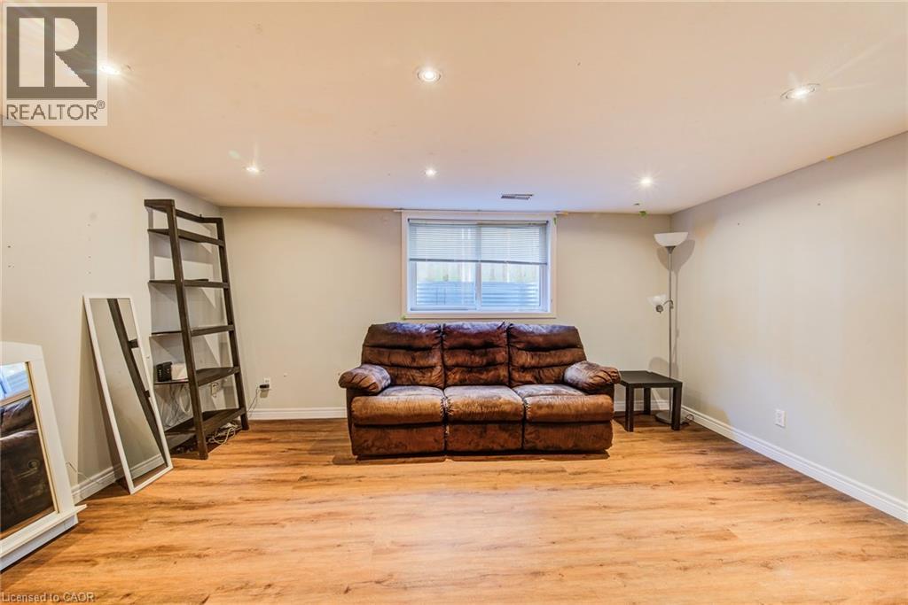 139 ELGIN Crescent - Image 32
