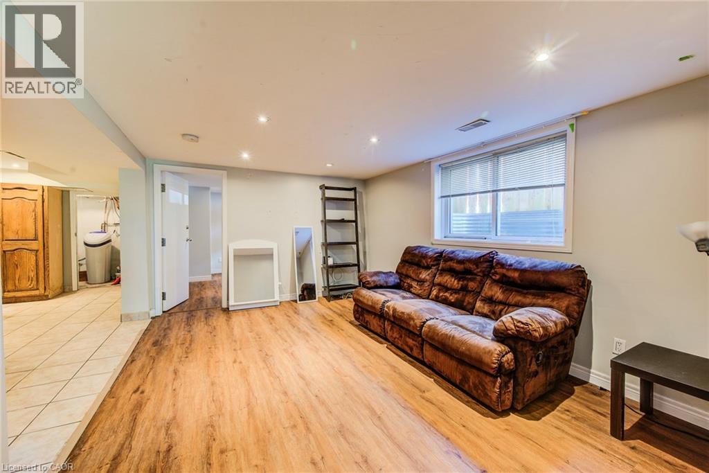 139 ELGIN Crescent - Image 33