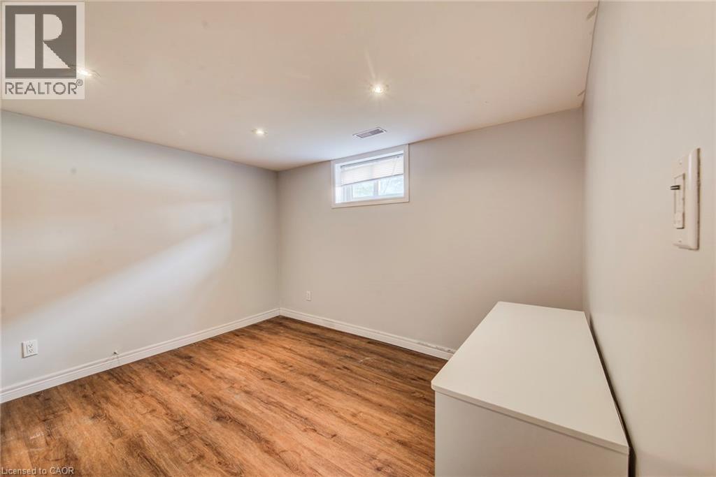 139 ELGIN Crescent - Image 36