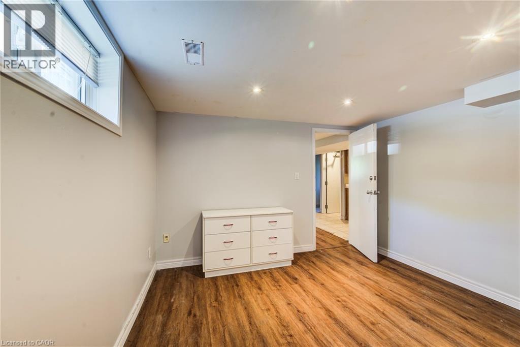 139 ELGIN Crescent - Image 37