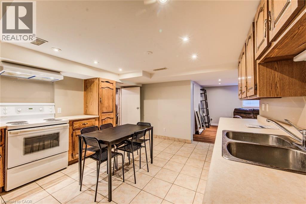 139 ELGIN Crescent - Image 40